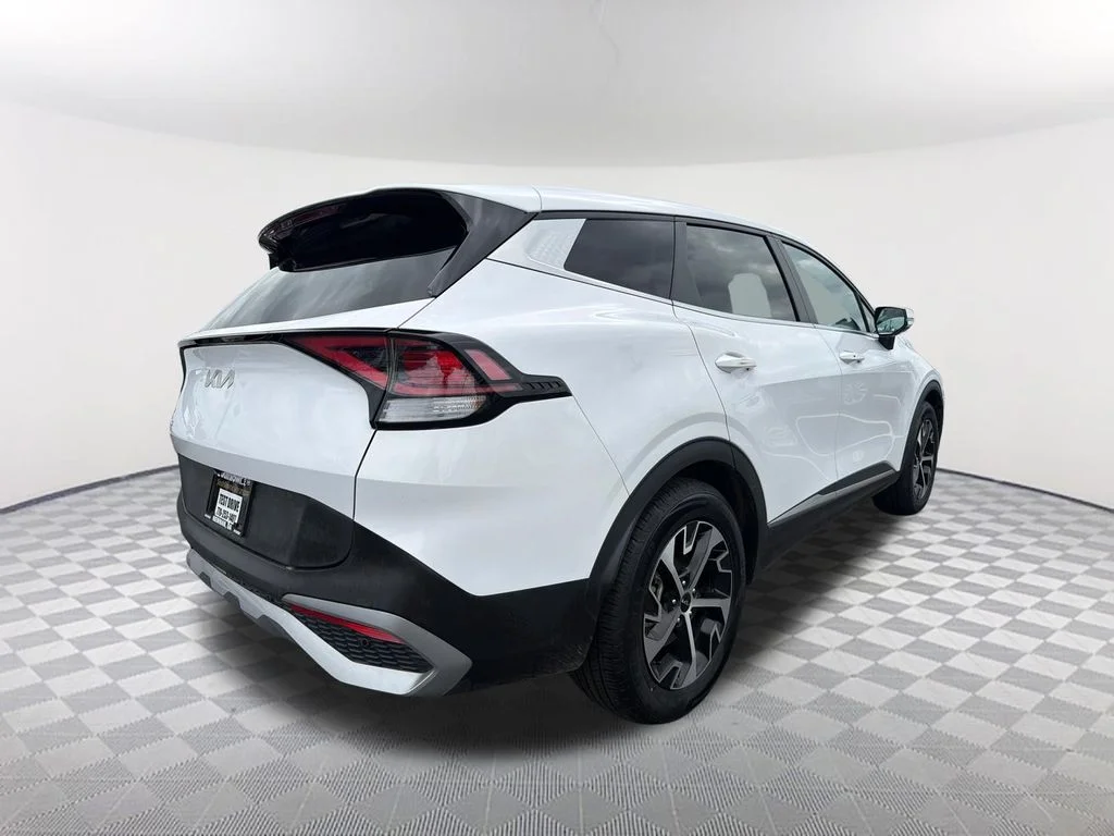 Used 2023 White Kia EX image 5