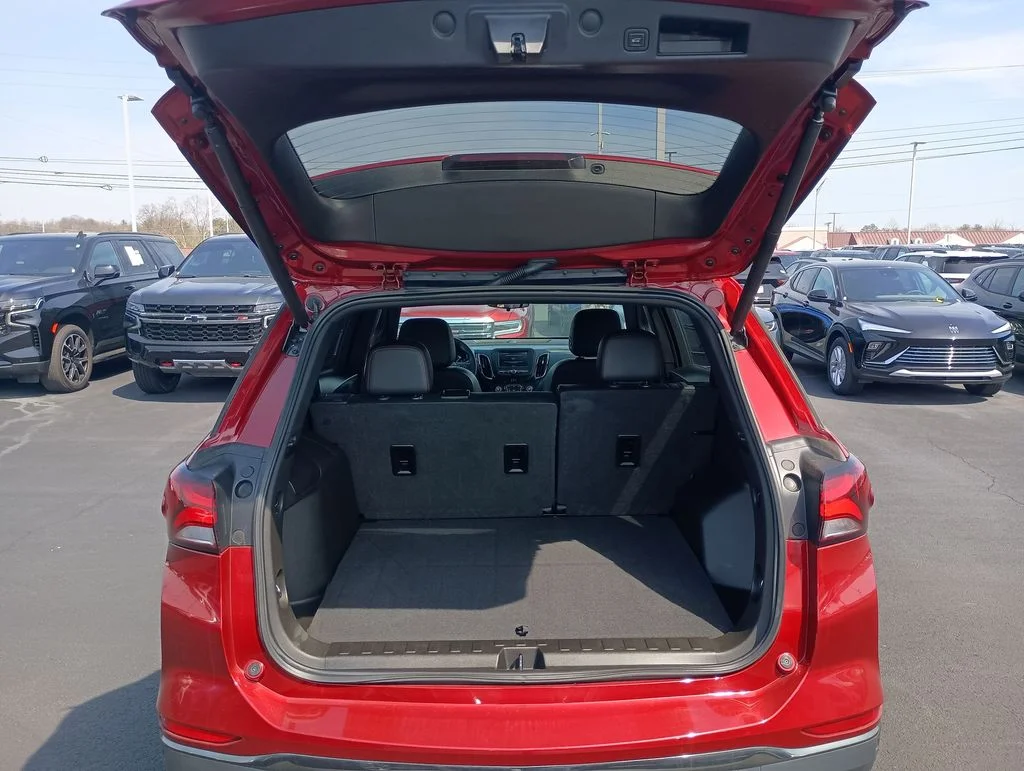 Used 2022 Red Chevrolet RS image 29