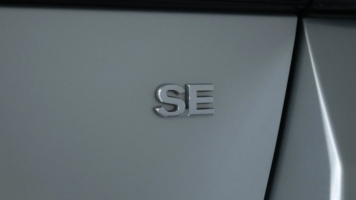 Used 2024 Silver Mitsubishi S image 30
