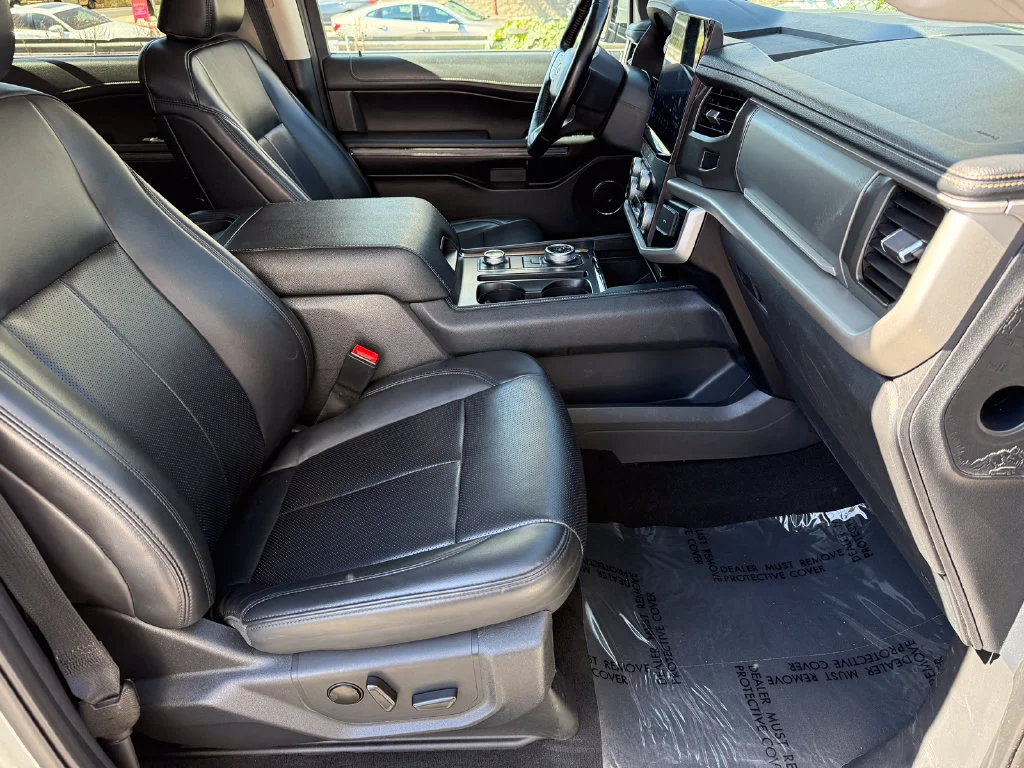 Used 2024 Silver Ford XLT image 15