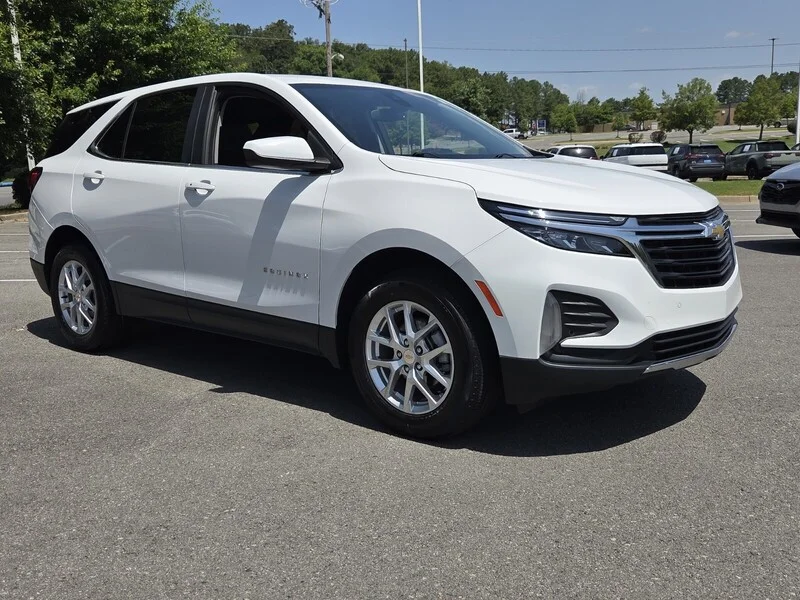 Used 2024 Summit White CHEVROLET LT image 7