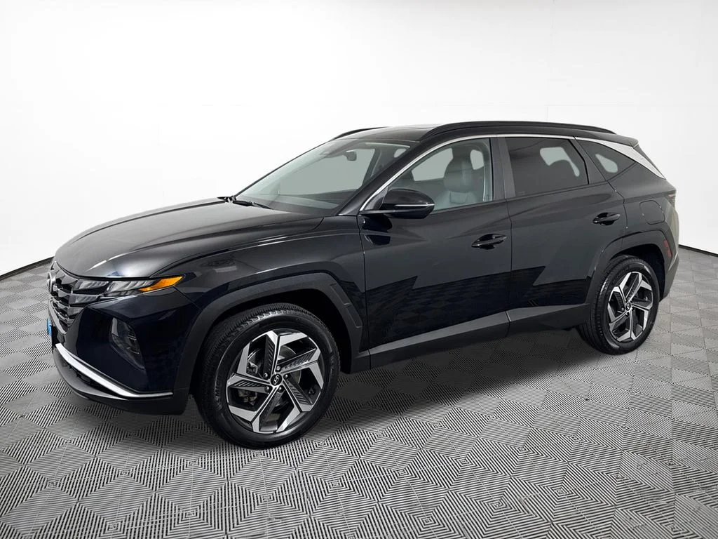 Used 2023 Black Hyundai SEL image 2