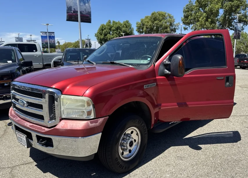 Used 2005 Red Ford XLT image 7