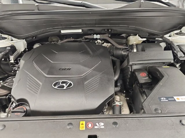 Used 2025 Hyper White Hyundai SEL image 37