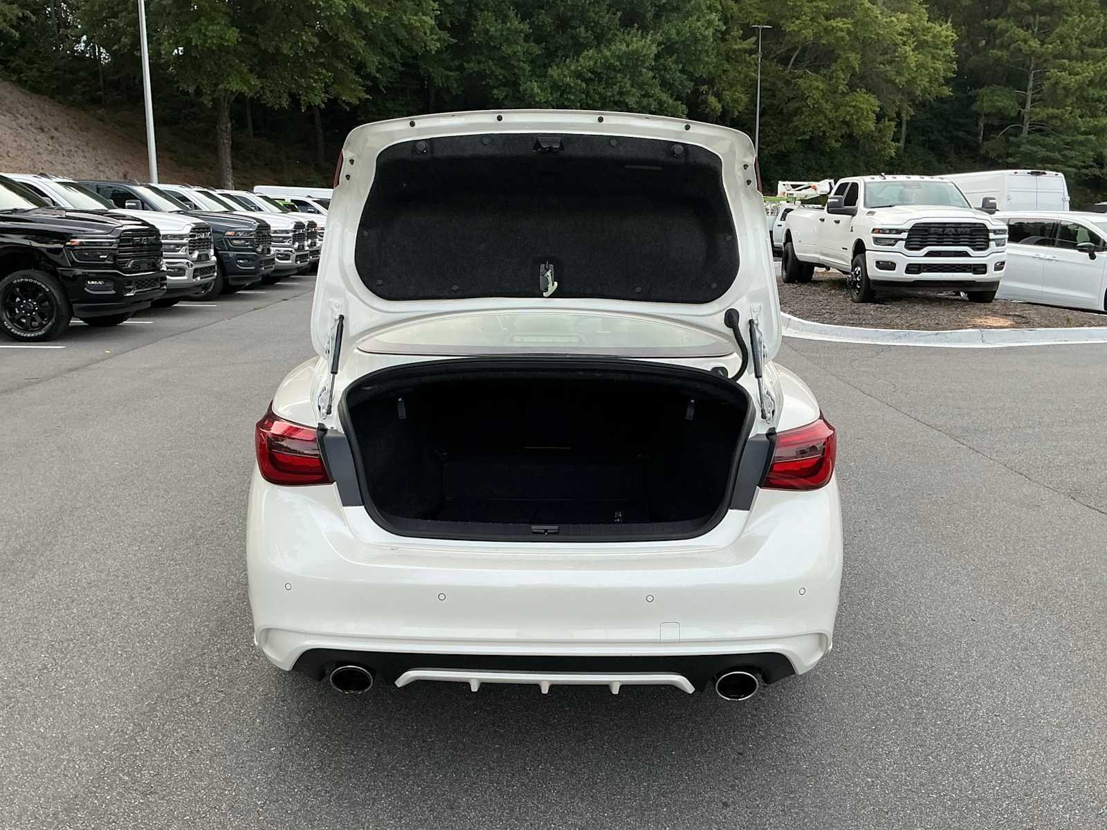 Used 2021 Majestic White INFINITI 3.0t SENSORY image 30