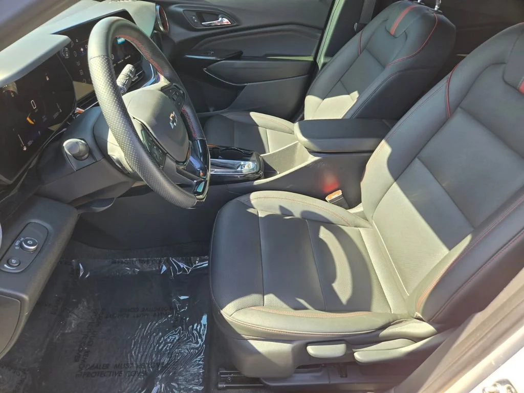 Used 2024 Summit White Chevrolet 2RS image 10