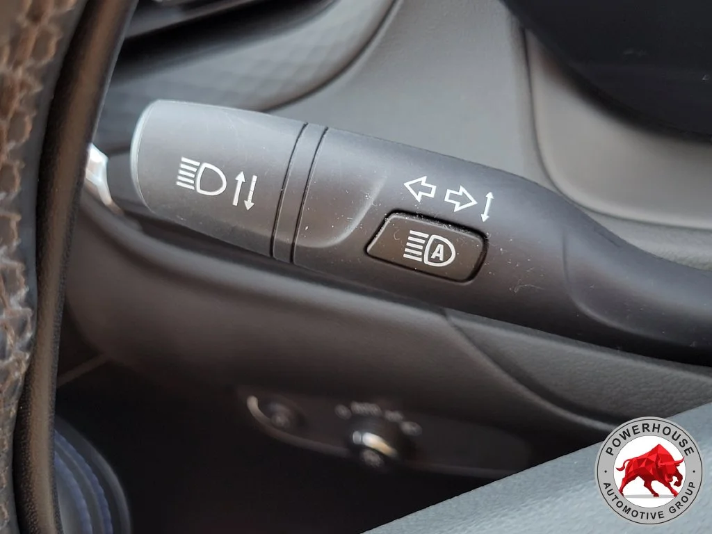 Used 2025 White Buick Sport Touring image 30