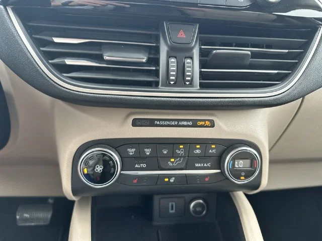 Used 2020 Red Ford SEL image 20