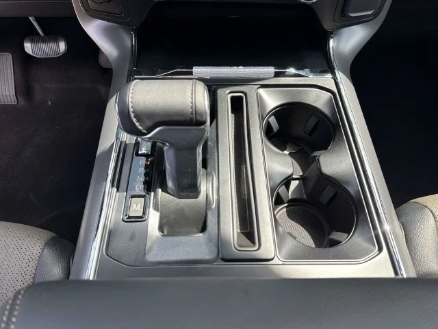 New 2026 Star White Metallic Tri-Coat Ford Lariat® image 26