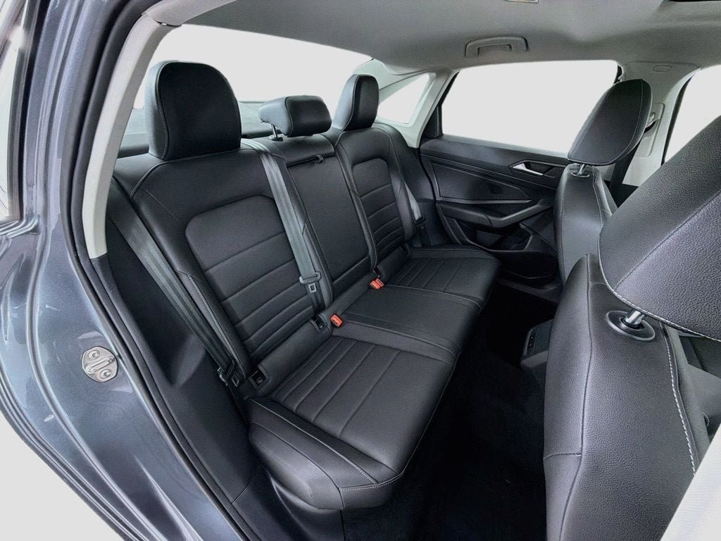 Used 2021 Platinum Gray Metallic Volkswagen SEL Automatic image 28