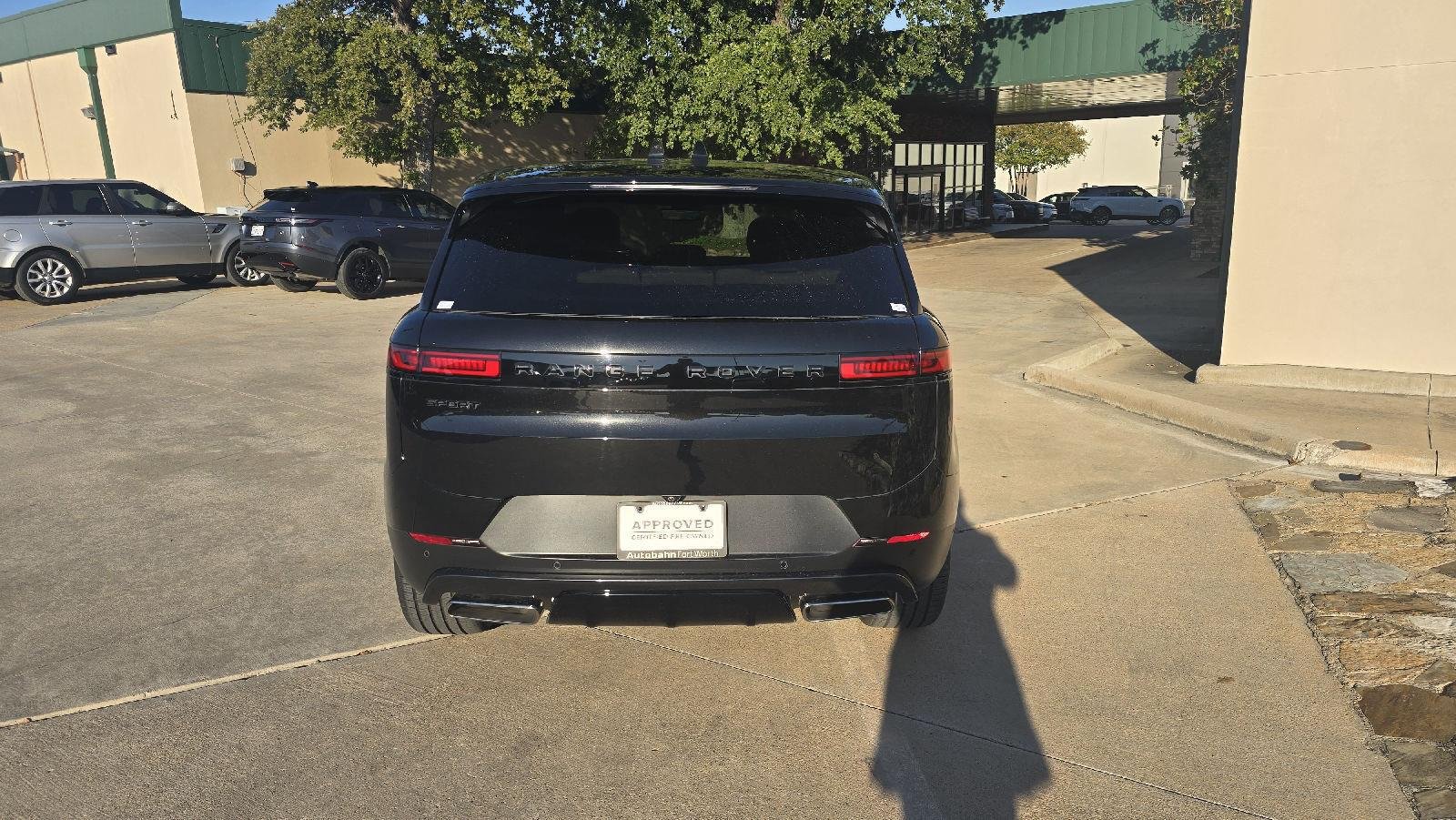 Certified Used 2025 Santorini Black Land Rover SE image 3