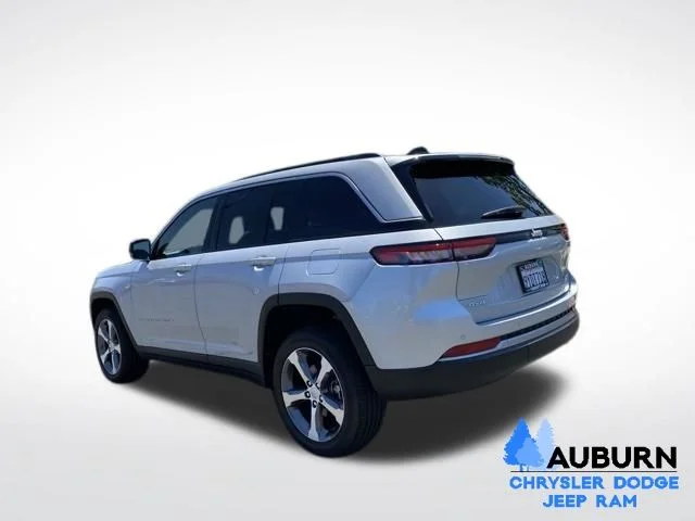 Used 2026 Silver Jeep Limited image 5