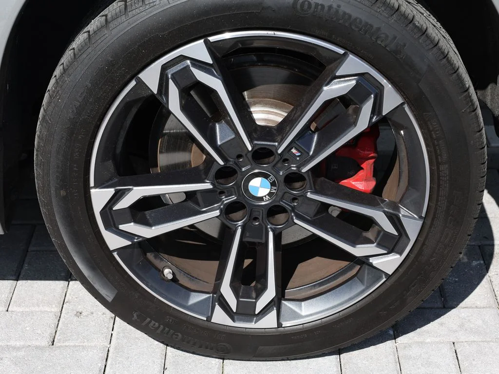 Used 2026 Silver BMW M35i image 42