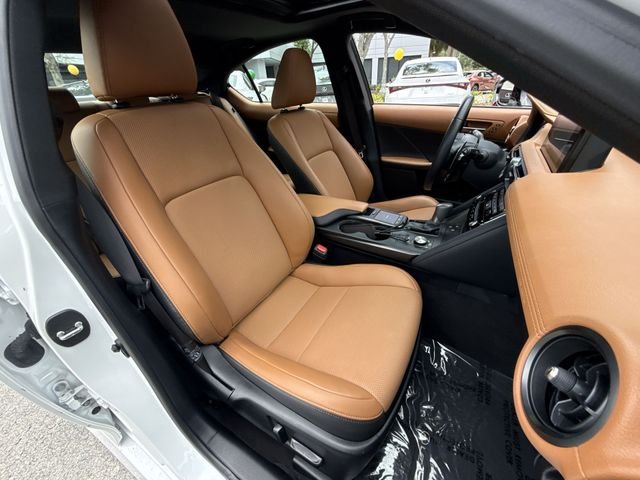 2025 Lexus IS 300 - Photo 26