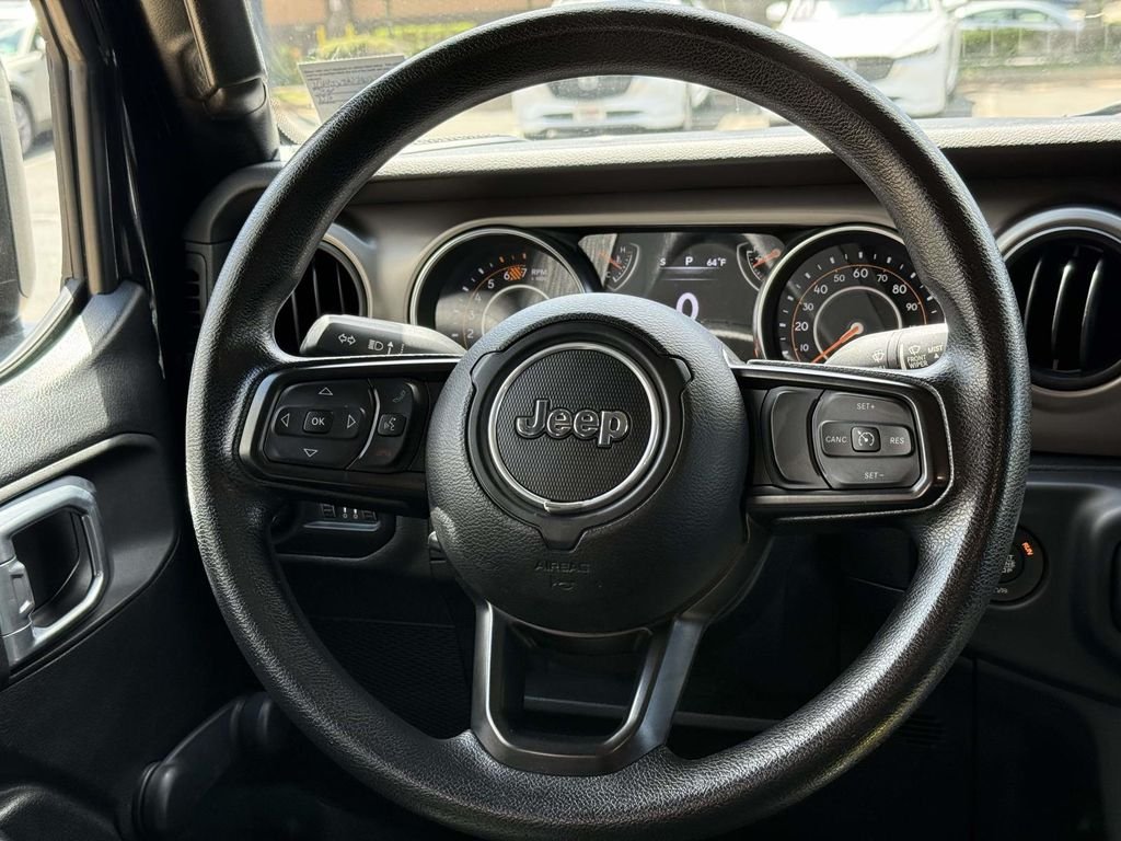 Used 2020 Black Jeep Unlimited Sport image 19