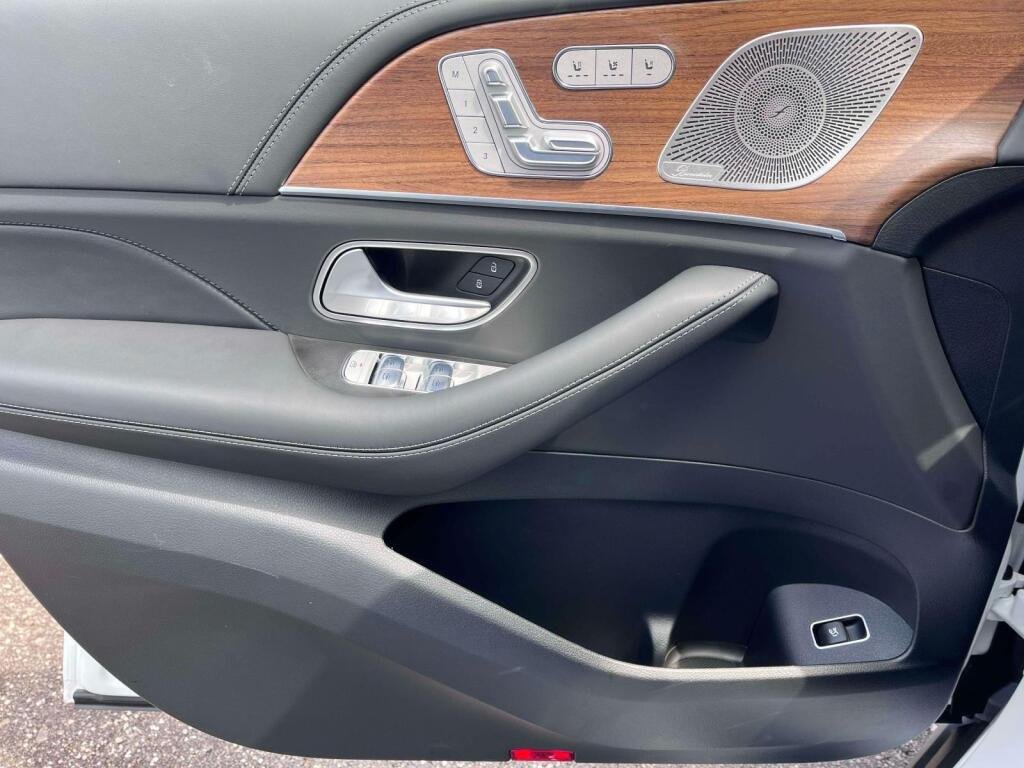 New 2026 Polar White Mercedes-Benz AMG® GLE 53 image 32
