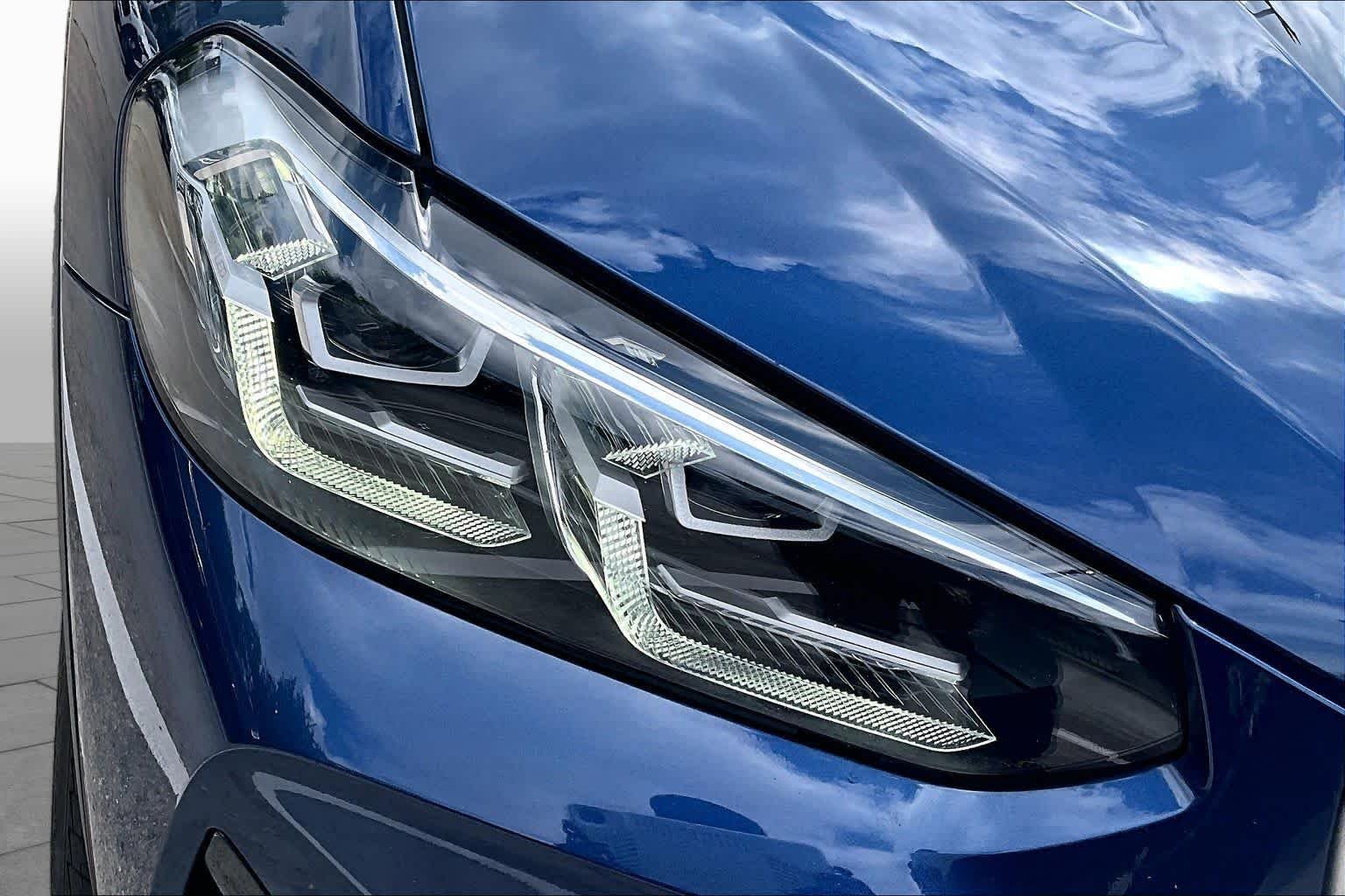 Used 2022 Phytonic Blue Metallic BMW xDrive30i image 27