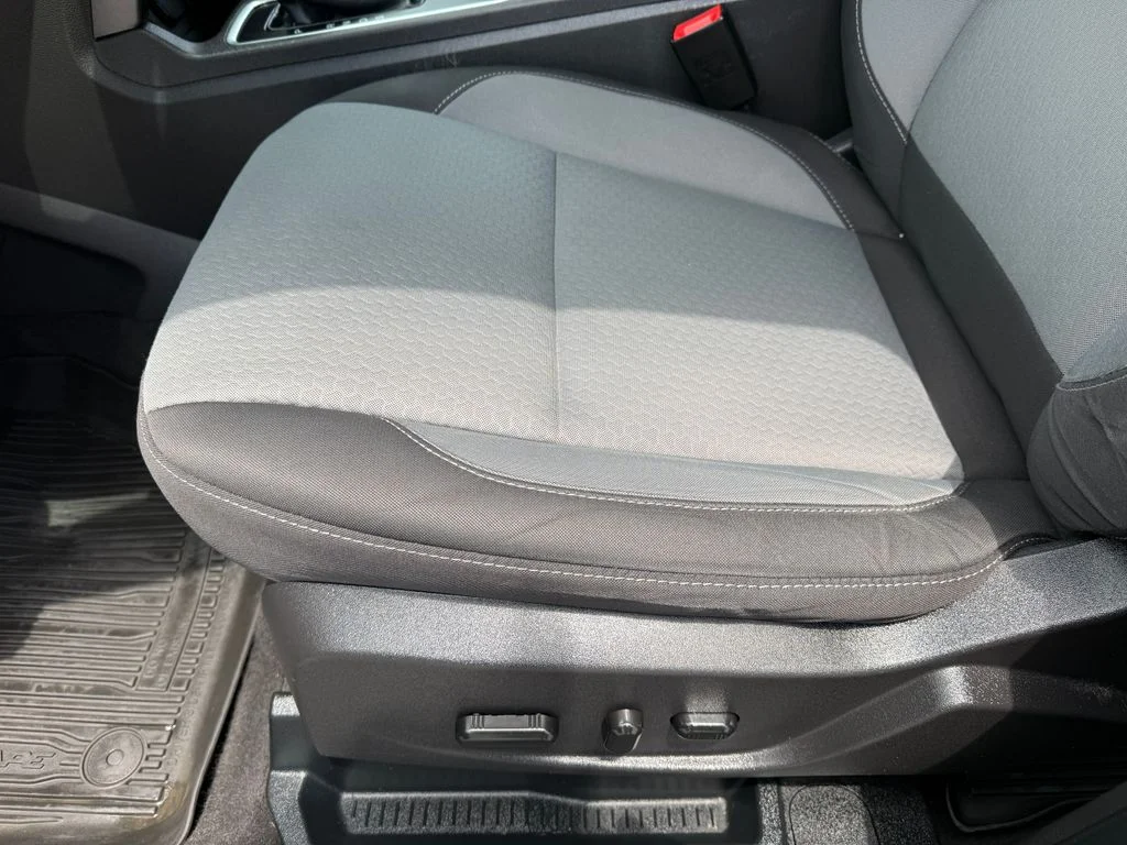 Used 2018 Black Ford SE image 21