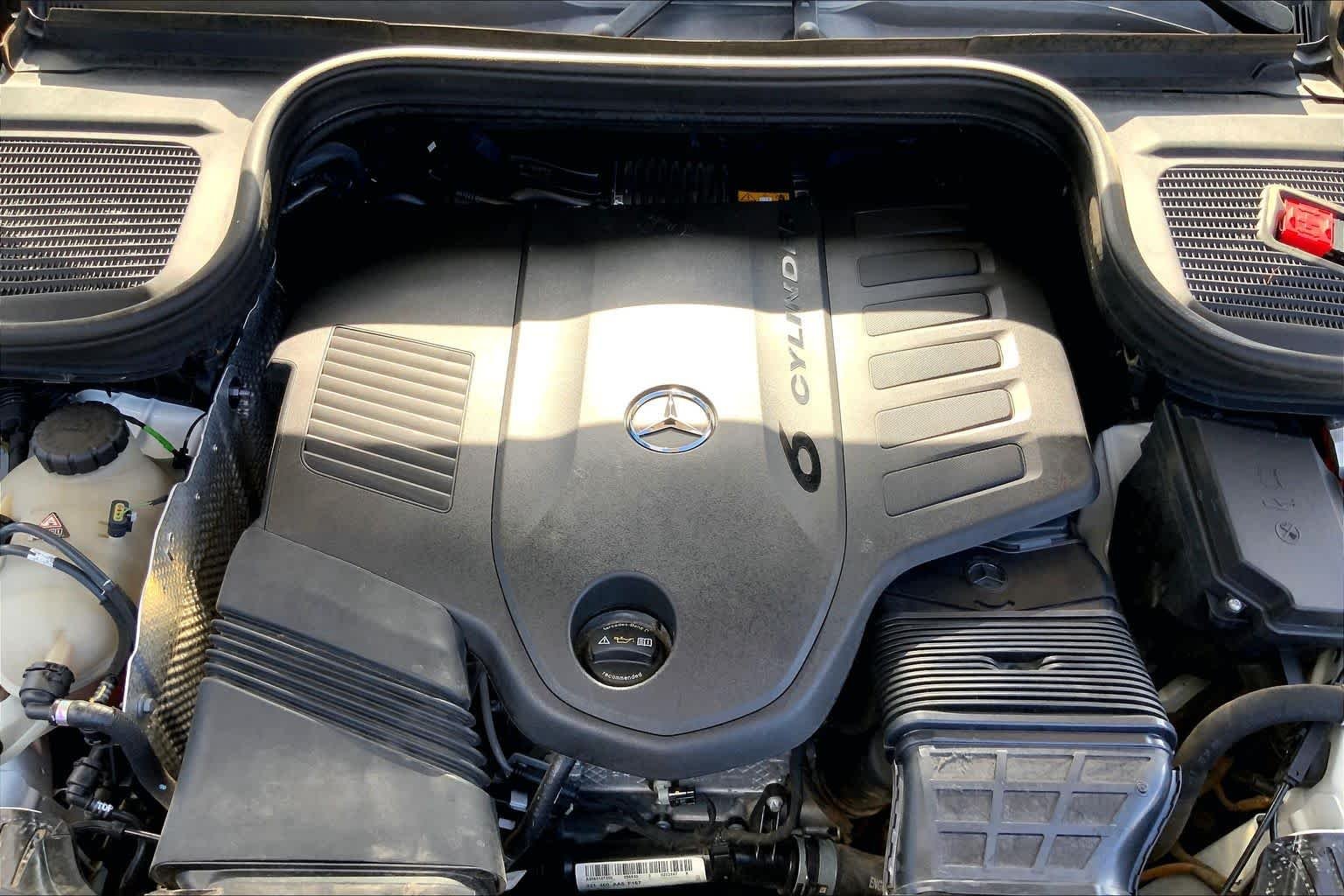 Used 2021 Polar White Mercedes-Benz GLE 450 image 32