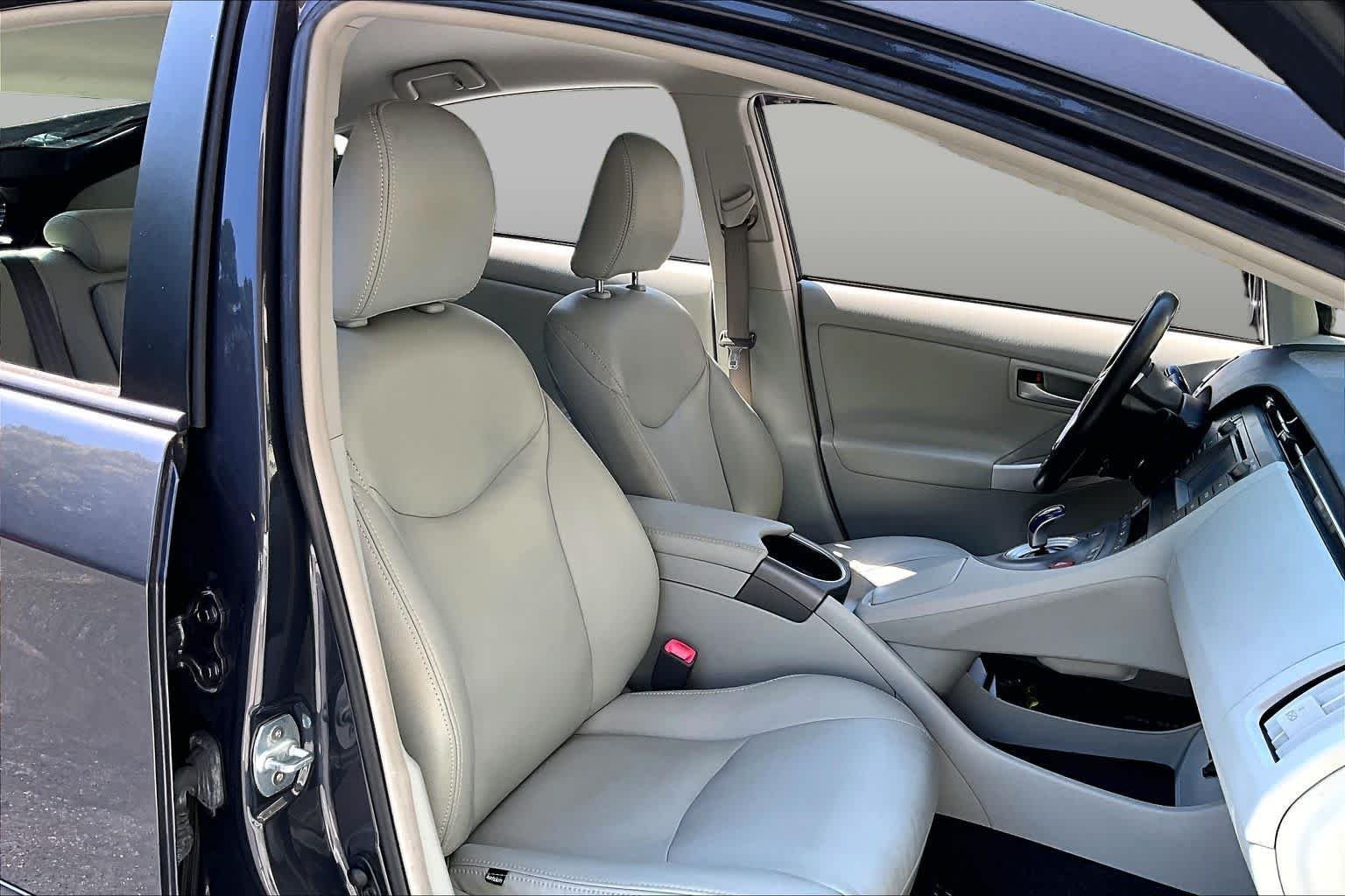 Used 2013 Winter Gray Metallic Toyota Two image 9