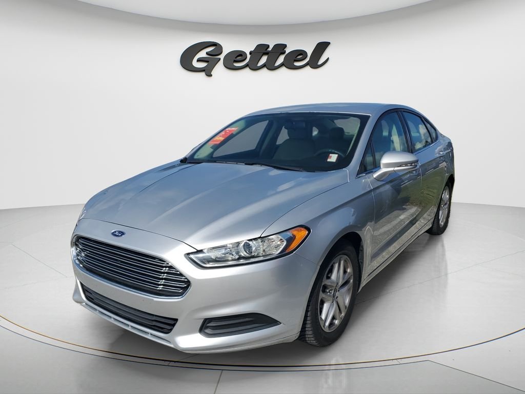 Used 2016 Silver Ford SE image 1