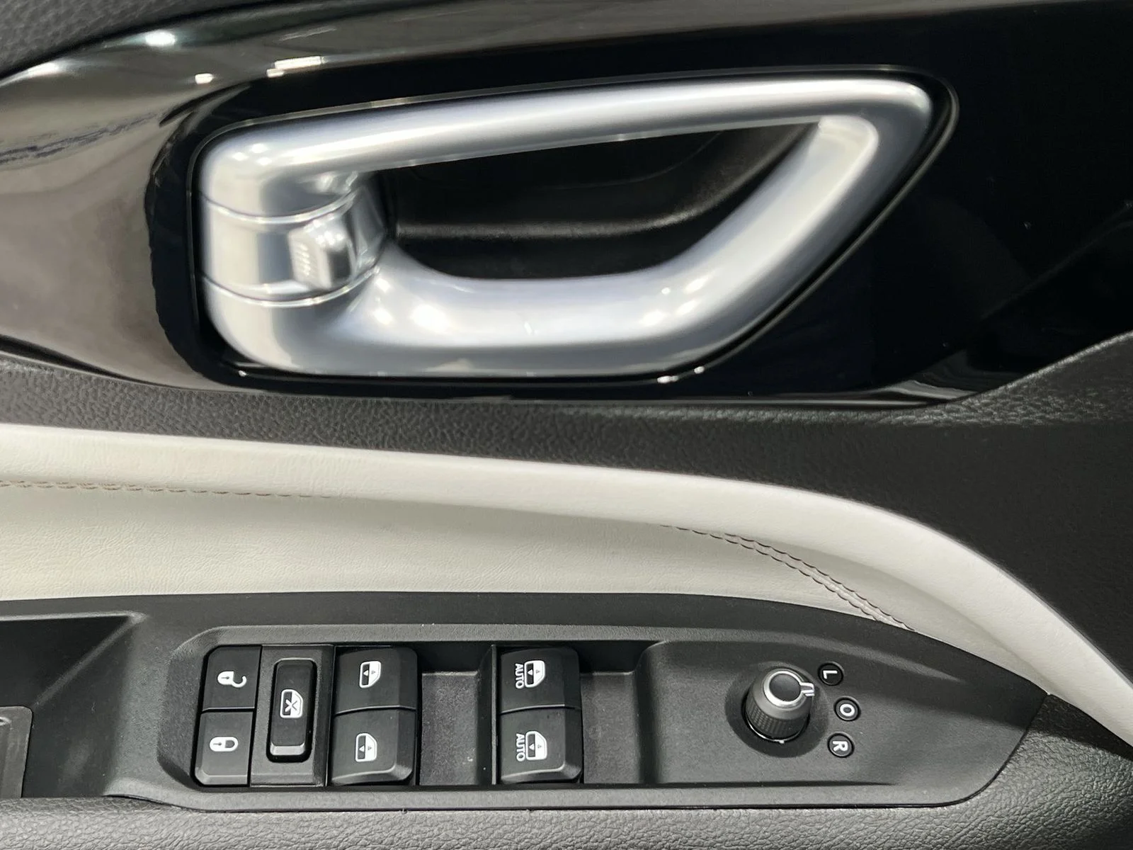 2025 Jeep Compass Limited - Photo 13