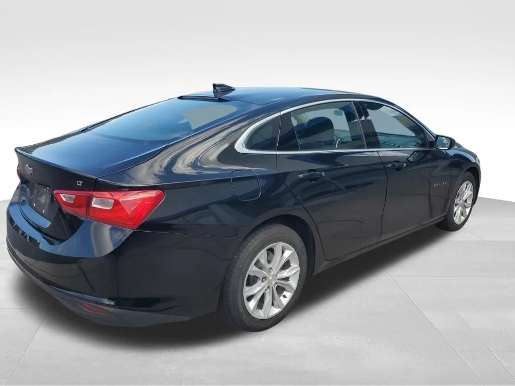 Used 2025 Black Chevrolet LT image 6