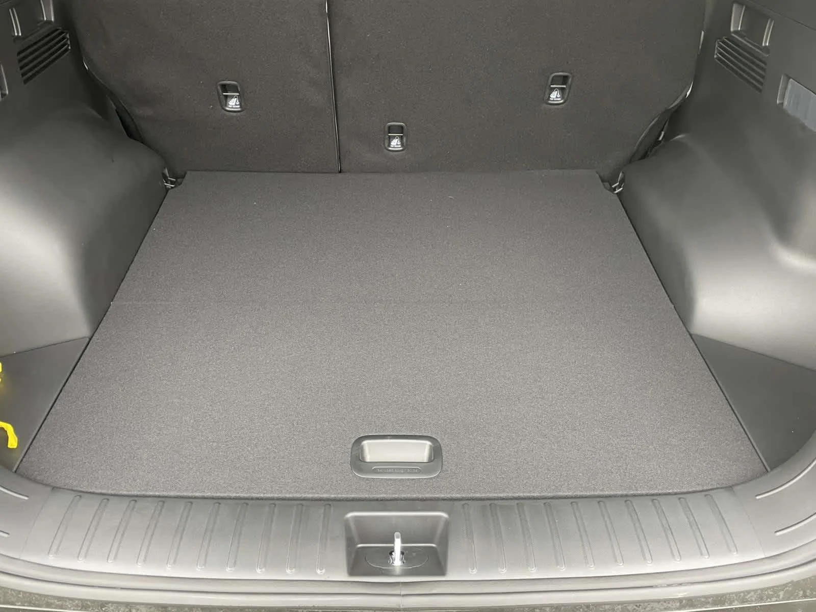 New 2026 Ash Black Hyundai SEL image 18