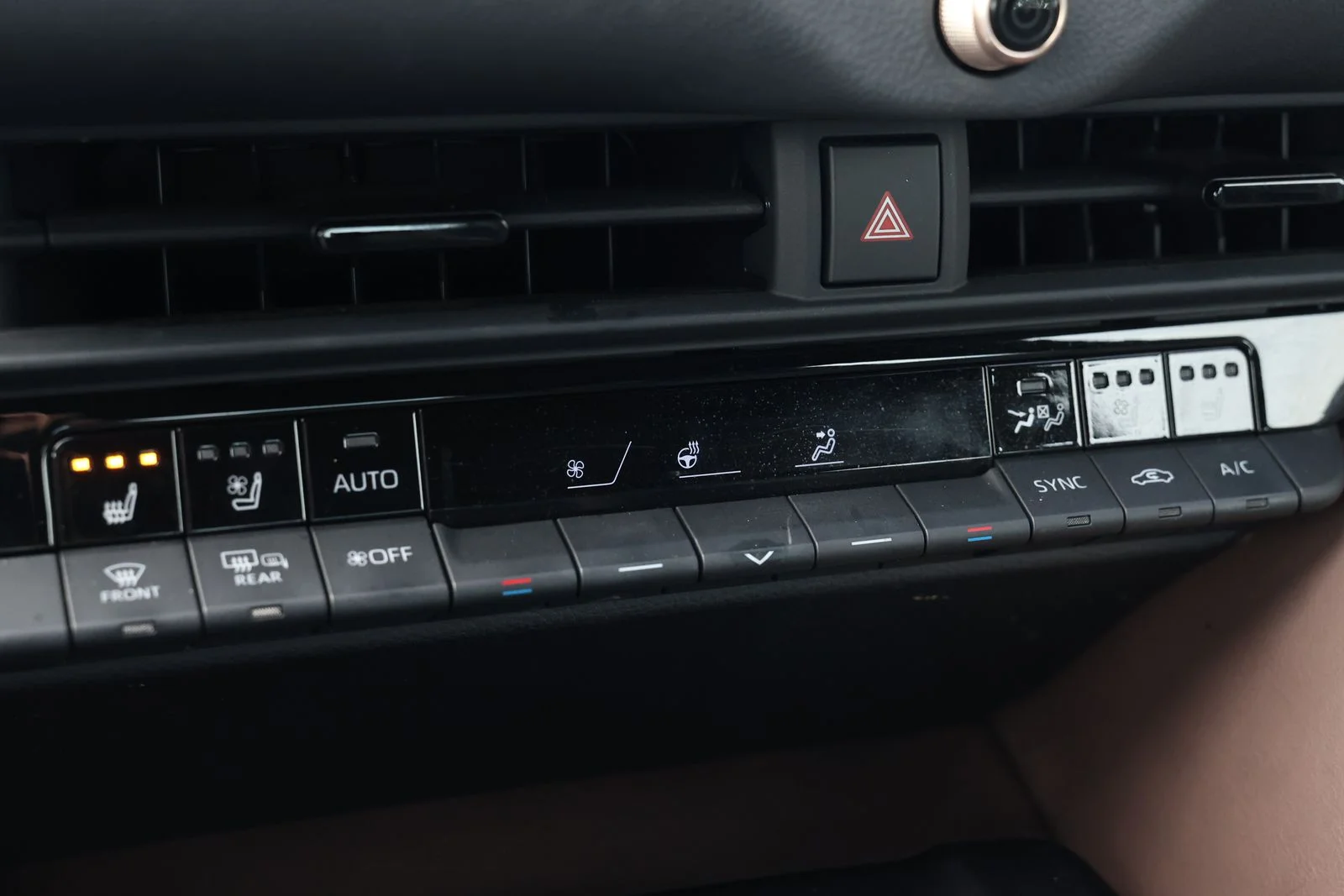 Used 2024  Toyota Limited image 21