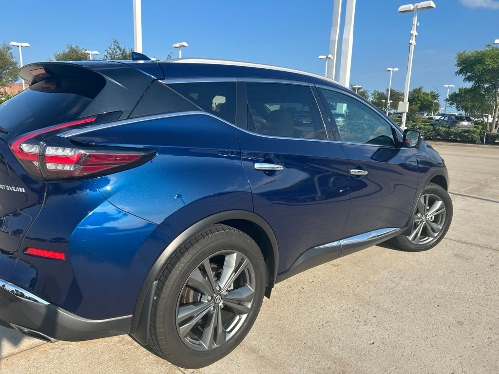 Used 2019 Blue Nissan Platinum image 4