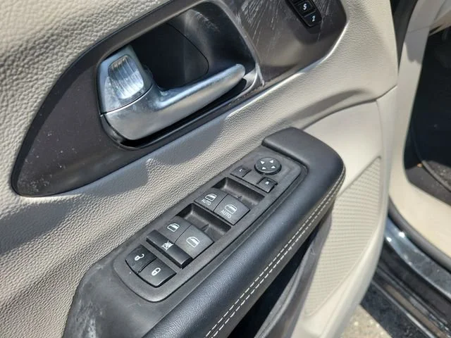2023 Chrysler Pacifica Touring L - Photo 23