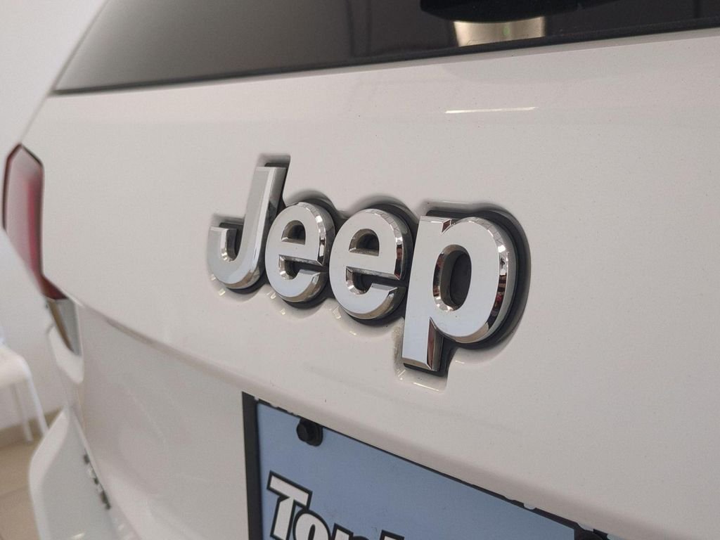 Used 2020 Bright White Clearcoat Jeep Limited image 24