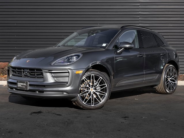 2025 Porsche Macan Base
