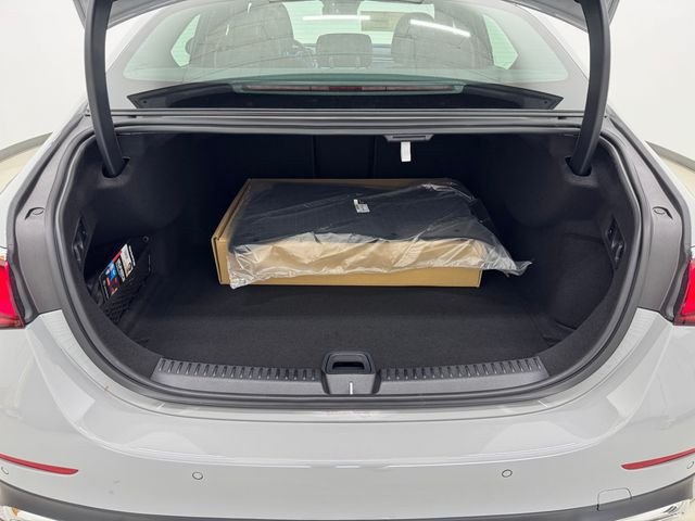 2026 Mercedes-Benz E-Class E350 - Photo 8