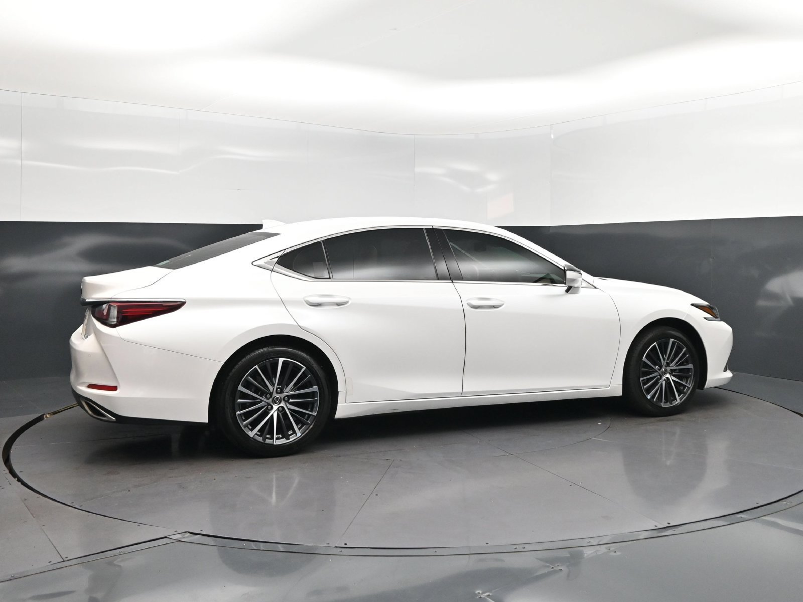 Certified Used 2024 White Lexus 350 image 8