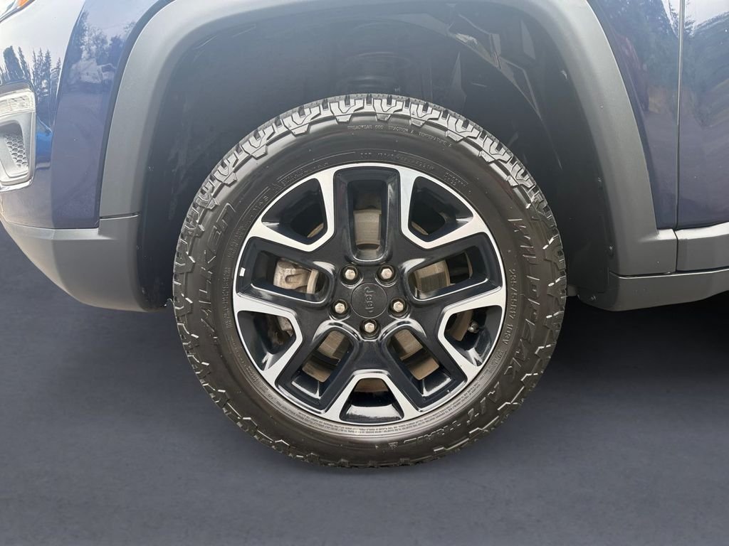 Used 2019 Blue Jeep Trailhawk image 10