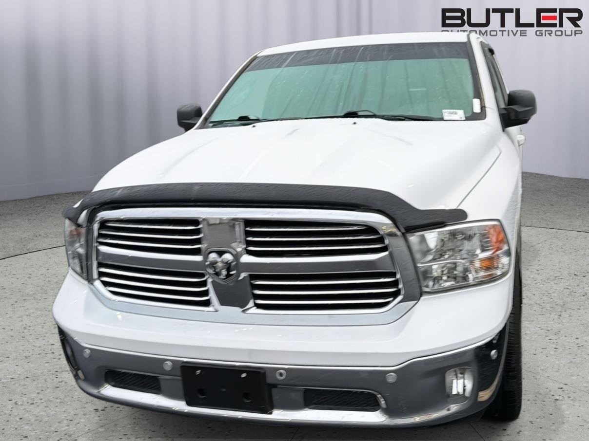Used 2019  Ram SLT Crew Cab SWB 2WD image 3