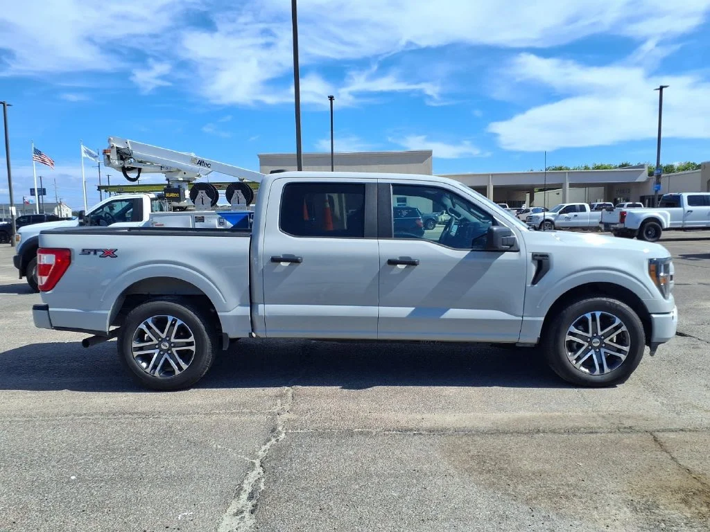 Used 2023 White Ford XL image 7
