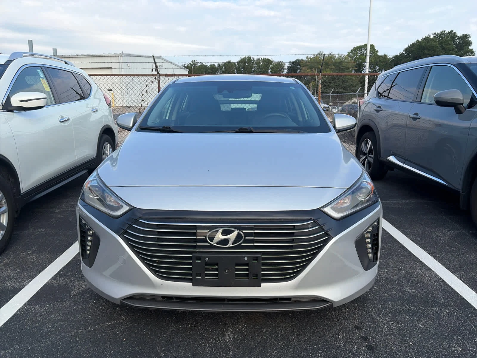 Used 2018 Symphony Air Silver Hyundai Limited image 2