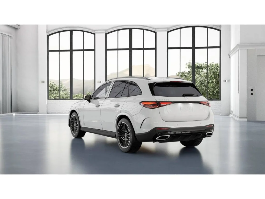 New 2027 White Mercedes-Benz GLC 300 image 28