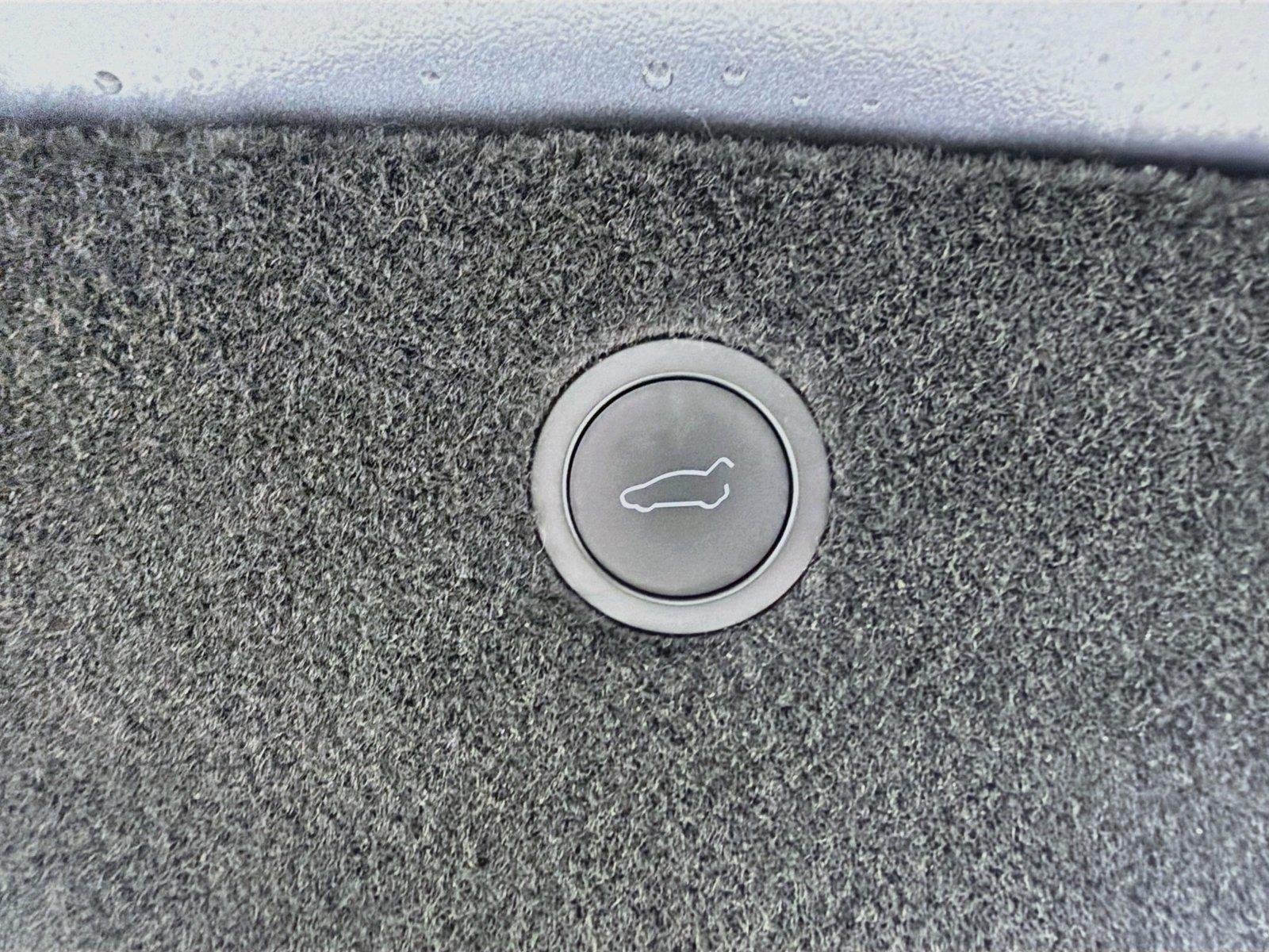 Used 2023  Tesla  image 21