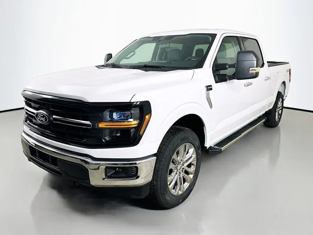 New 2026 Oxford White Ford XLT image 3