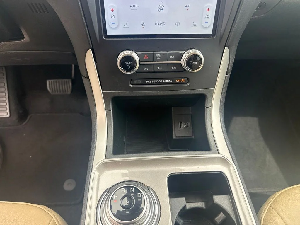 Certified Used 2024 Oxford White Ford SEL image 21