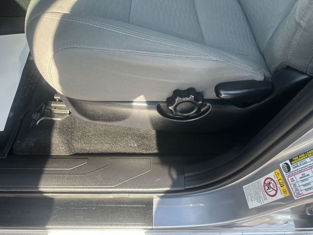Used 2018 Silver Toyota SR image 18