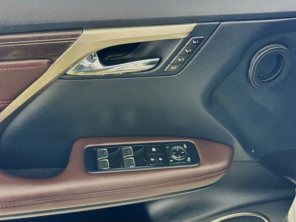 Used 2018 White Lexus 450hL Luxury image 19