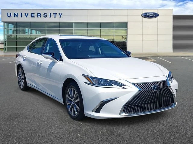 Used 2020 White Lexus 350 image 1