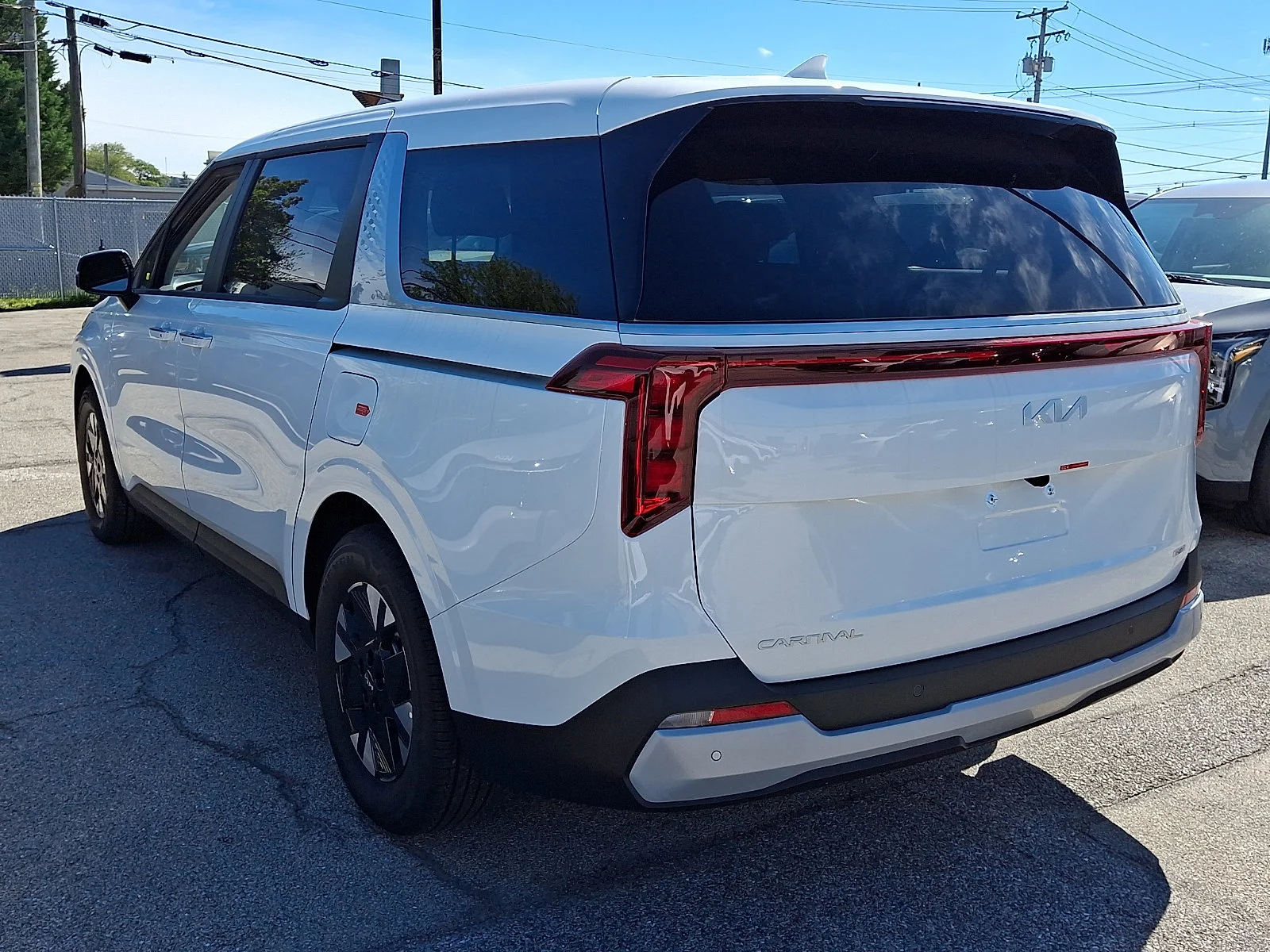 New 2027 White Kia LXS image 5