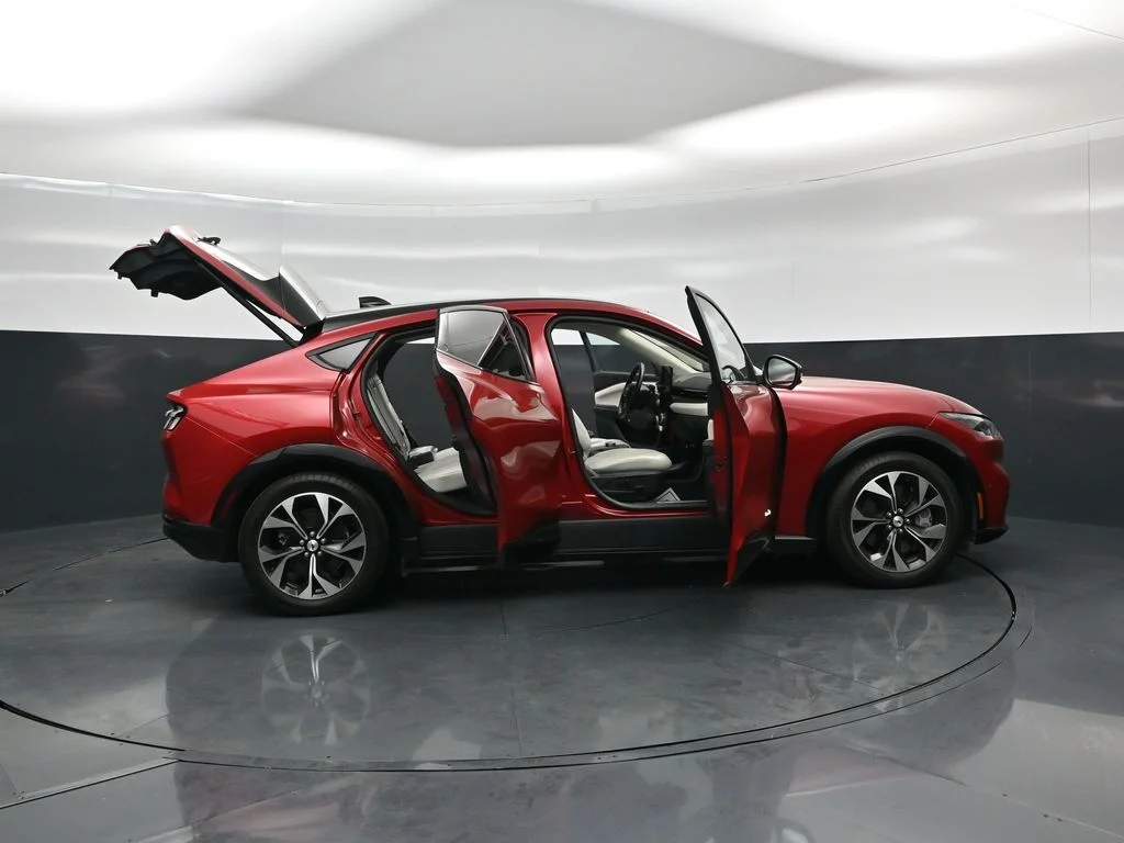 Used 2023 Red Ford Premium image 5