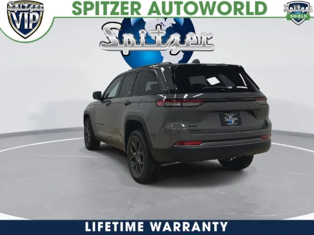 New 2027 Sting-Gray Clear-Coat Paint Jeep Laredo Altitude image 13