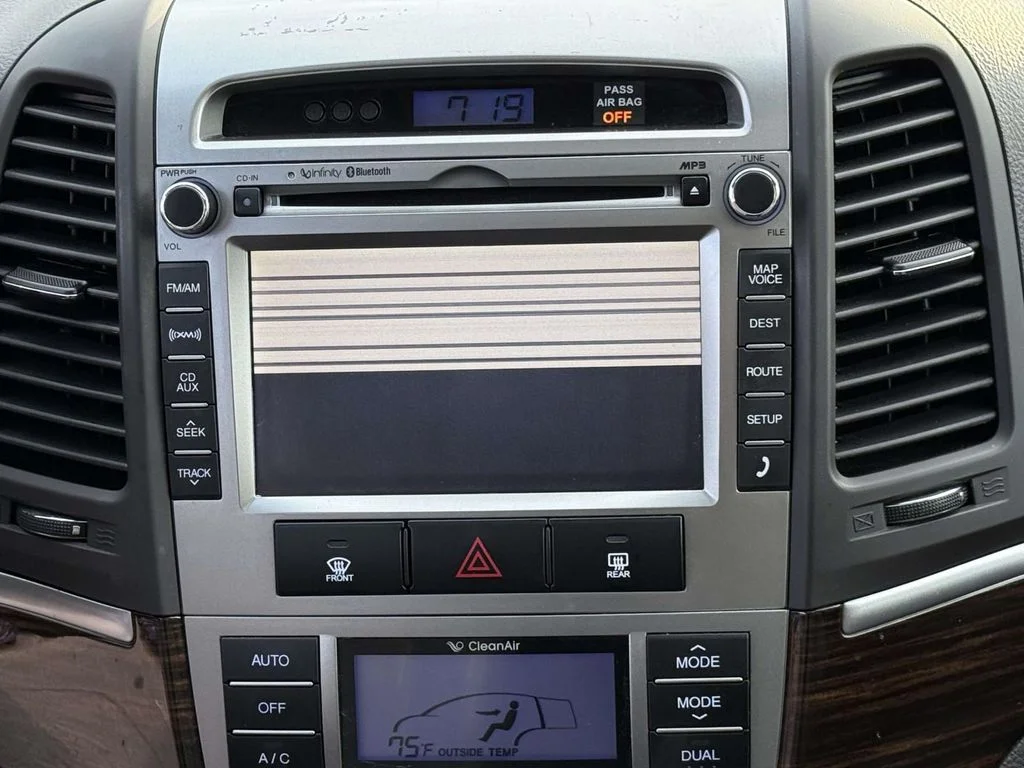 Used 2011 Gray Hyundai Limited image 20
